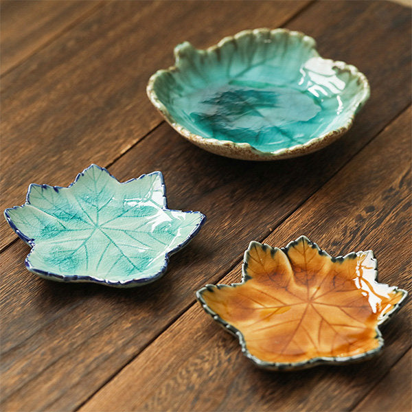 Maple Leaf Plates